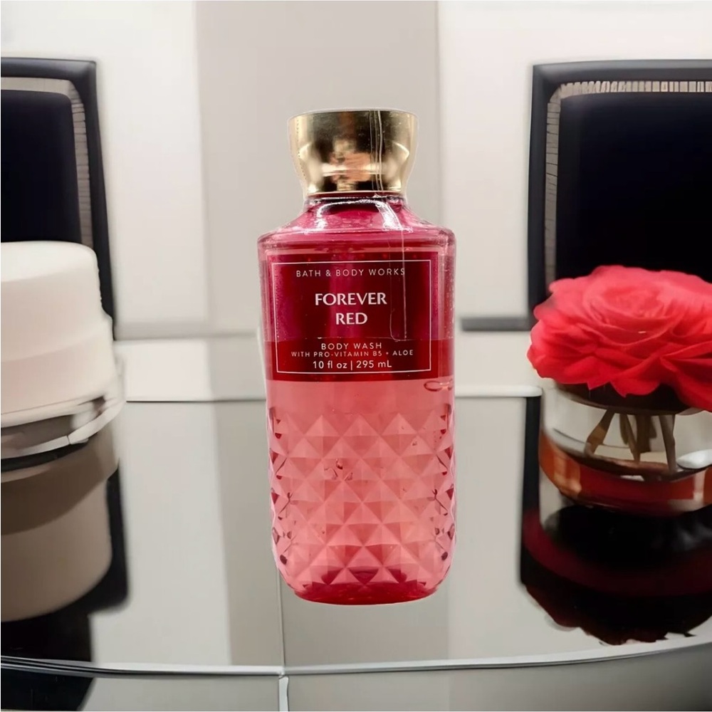 Bath & Body Works Body Wash- Forever Red (10 fl oz)